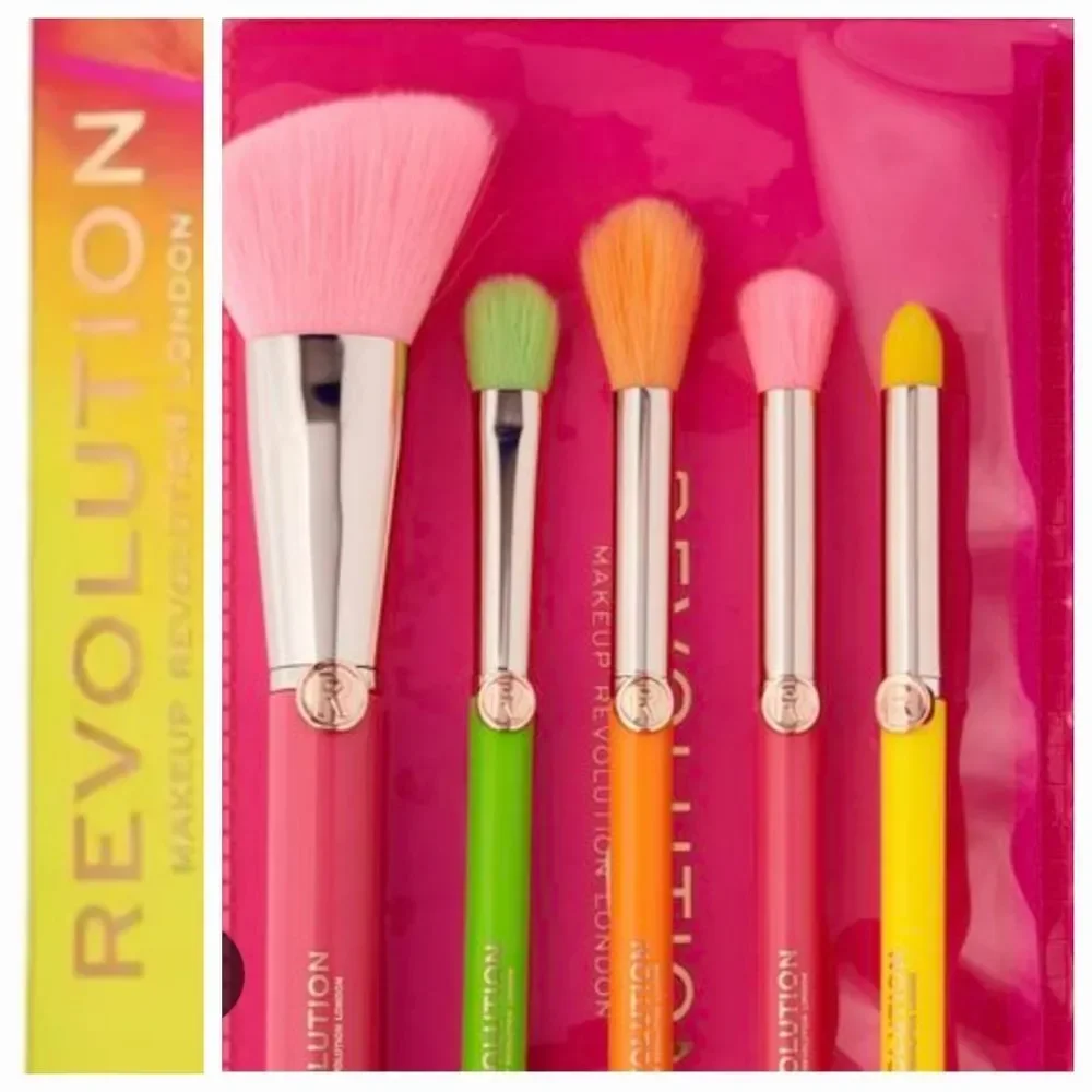 Revolution Beauty Neon Heat Makeup Brush Set‎ w/Pouch